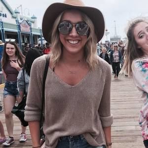 Meet your Posher, Catie